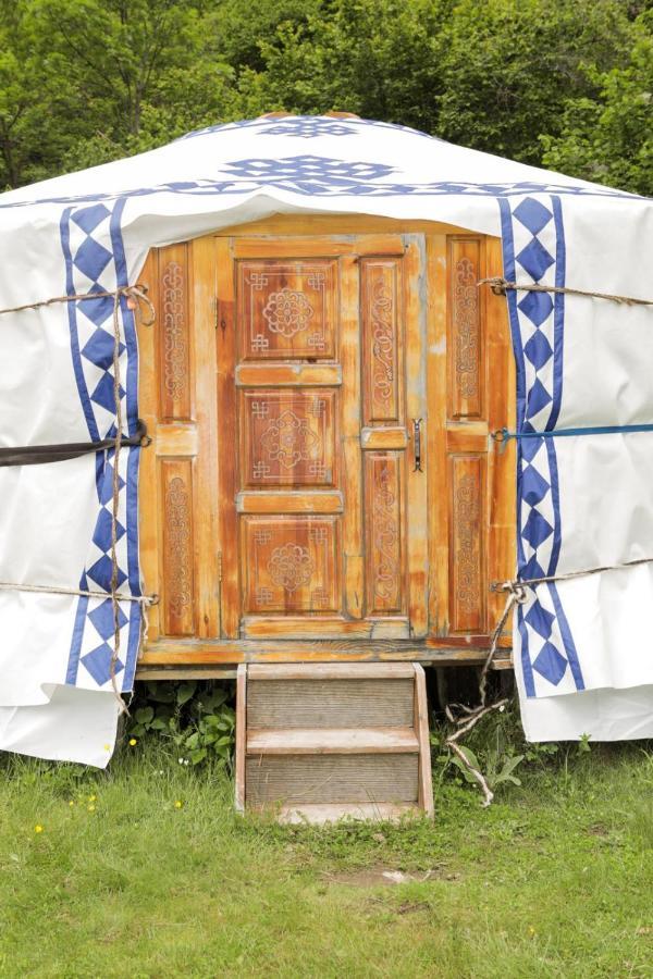 La Yourte Du Masfranc Hotell Latour-de-Carol Exteriör bild