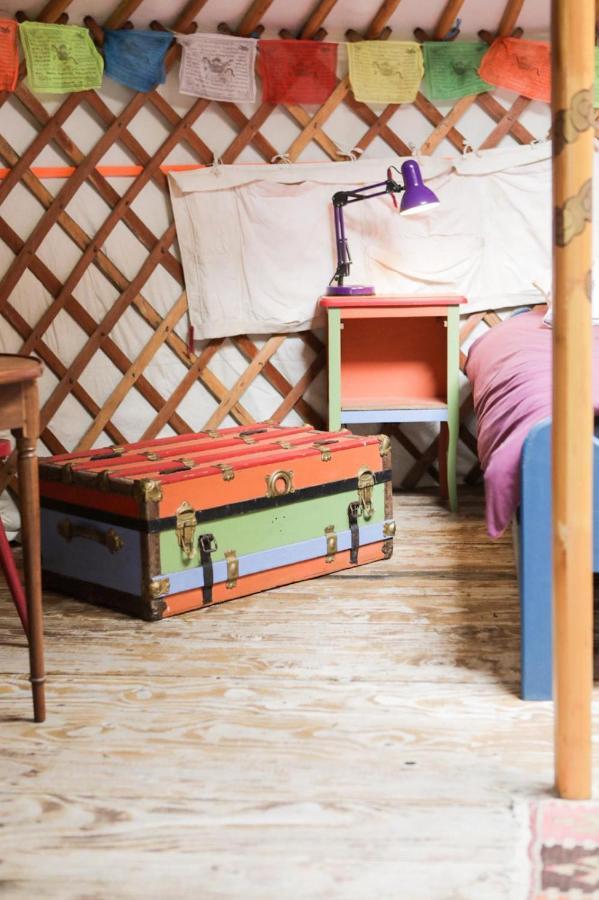 La Yourte Du Masfranc Hotell Latour-de-Carol Exteriör bild